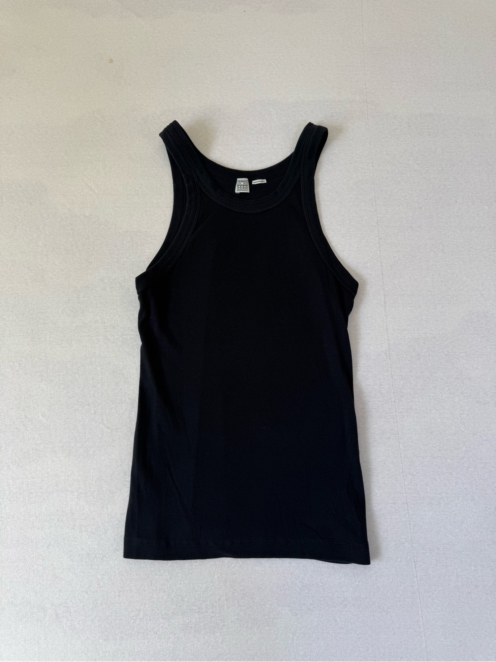 Toteme Curved Rib Tank Black Small - Picture 2 of 5